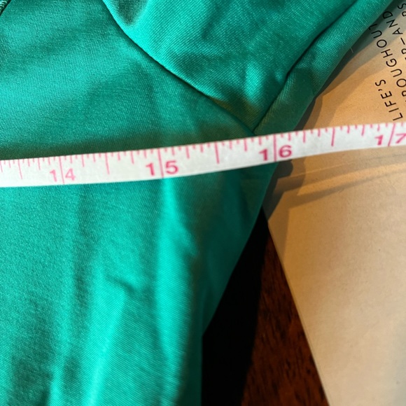 LL Bean active hooded top - Picture 4 of 5